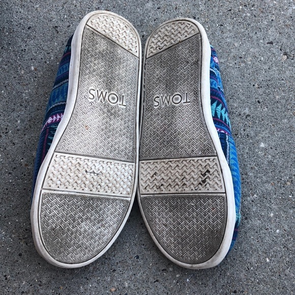 Girls Toms - Picture 2 of 5